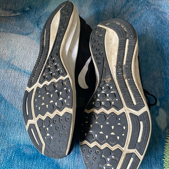 Nike Sneakers - black & white - Picture 3 of 4